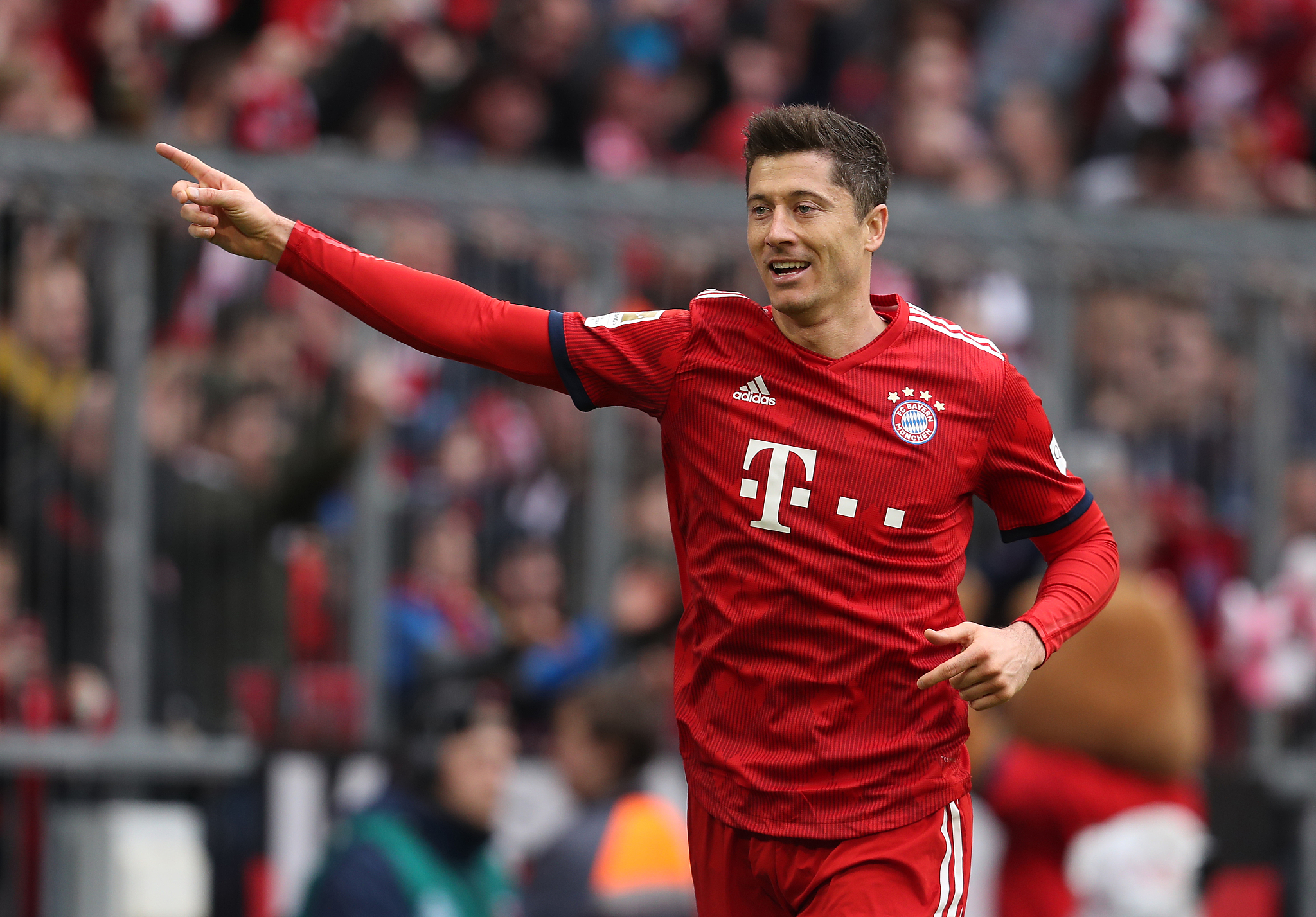 沙特记者：萨拉赫冬窗加盟沙特联赛近乎不可能，除非有奇迹（沙特记者称：除非出现奇迹，萨拉赫今冬几乎不可能转投沙特联赛）