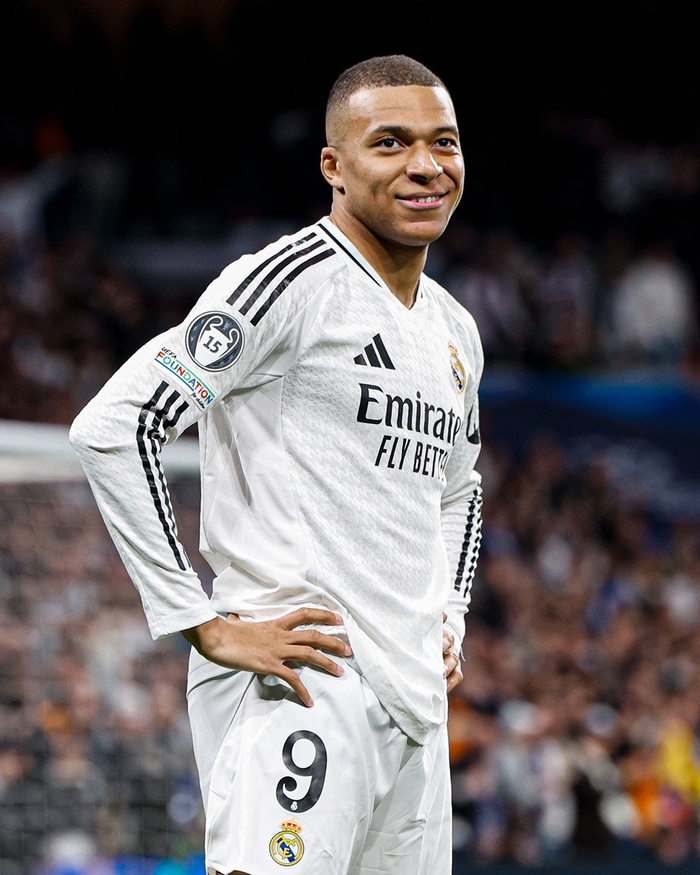 中超：广州队客场1-1战平梅州客家（中超战报：广州队客场1-1与梅州客家握手言和）