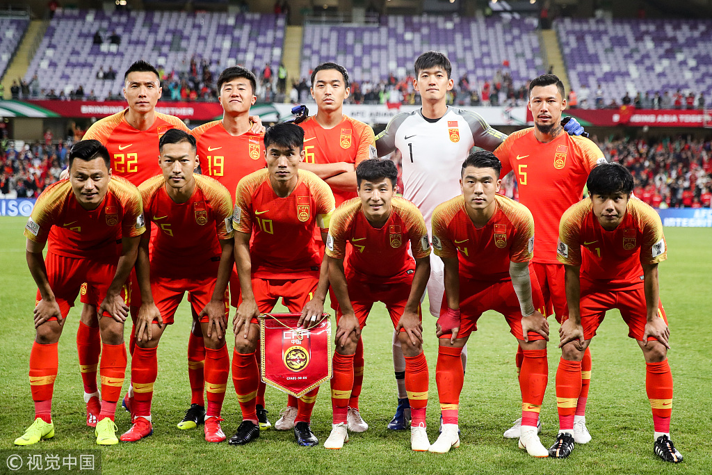 足坛狂欢一夜！巴萨3-2皇马夺冠，拜仁8-1大胜