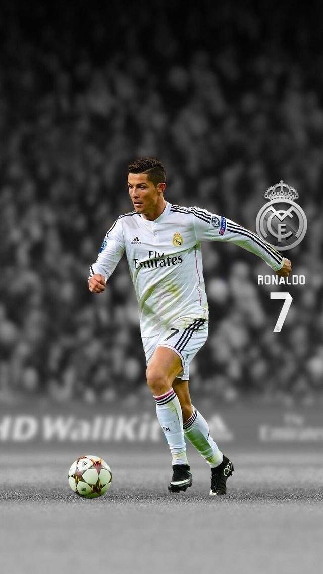 镜报：曼联明夏将补强中场，他们可能打包巴莱巴和安德森（镜报：曼联计划于明夏加强中场，或同时引进巴莱巴与安德森）