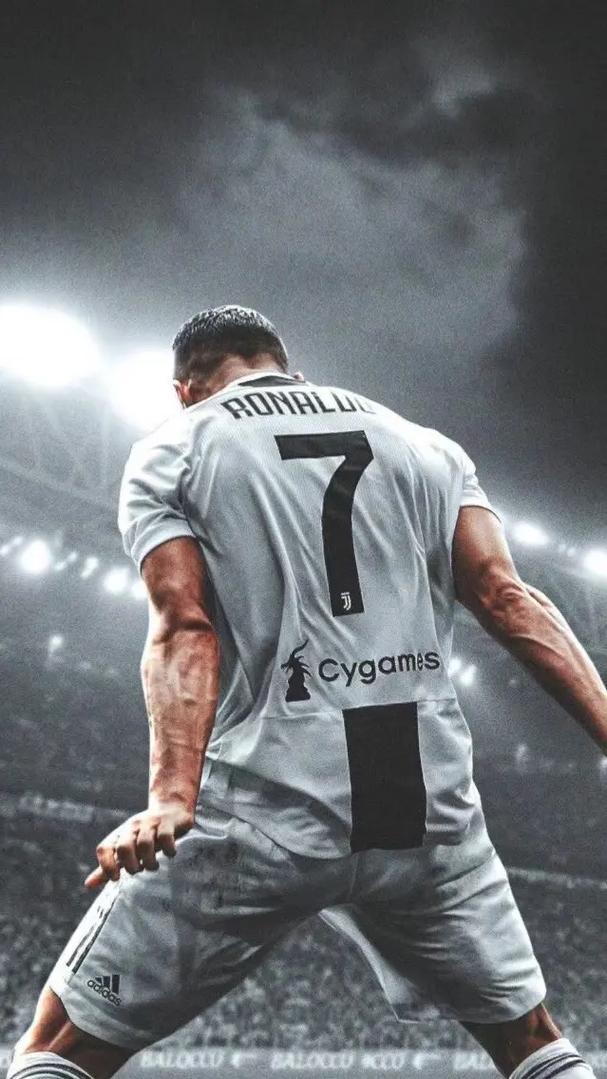 核心对飚！小瓦格纳半场10中7拿到23分2篮板3助攻（核心对决火热！小瓦格纳半场10投7中轰下23分2篮板3助攻）